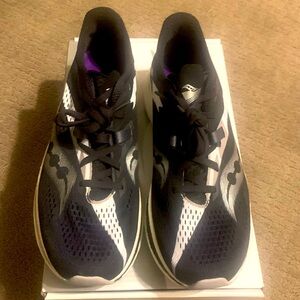 NEW Saucony Endorphin Pro women's 10.5